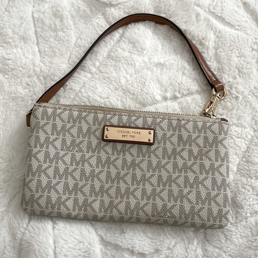 Michael Kors Wristlet